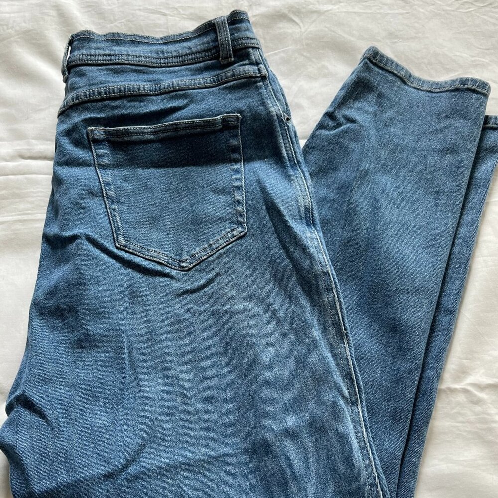 Women's Bill Blass jeans - 16 stretch